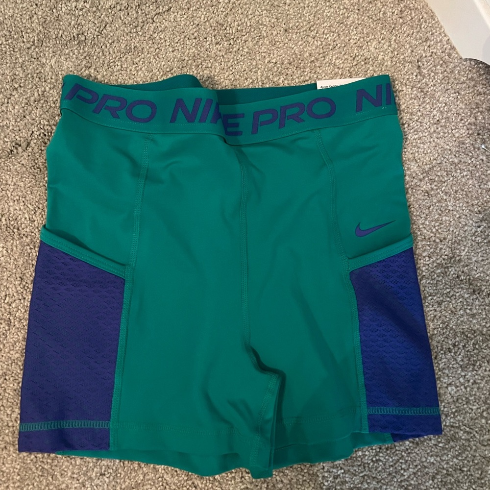 High Waisted Nike Pro NWT